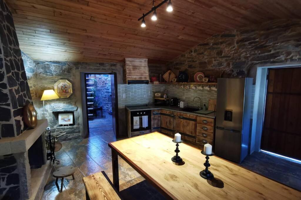 Casa Do Linho 400 Year Old Country Cottage Oleiros  Exterior photo